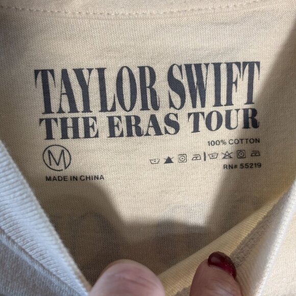 Taylor Swift The Eras Tour Beige Graphic Tee M 100% Cotton Unisex Concert Tee - Picture 3 of 3